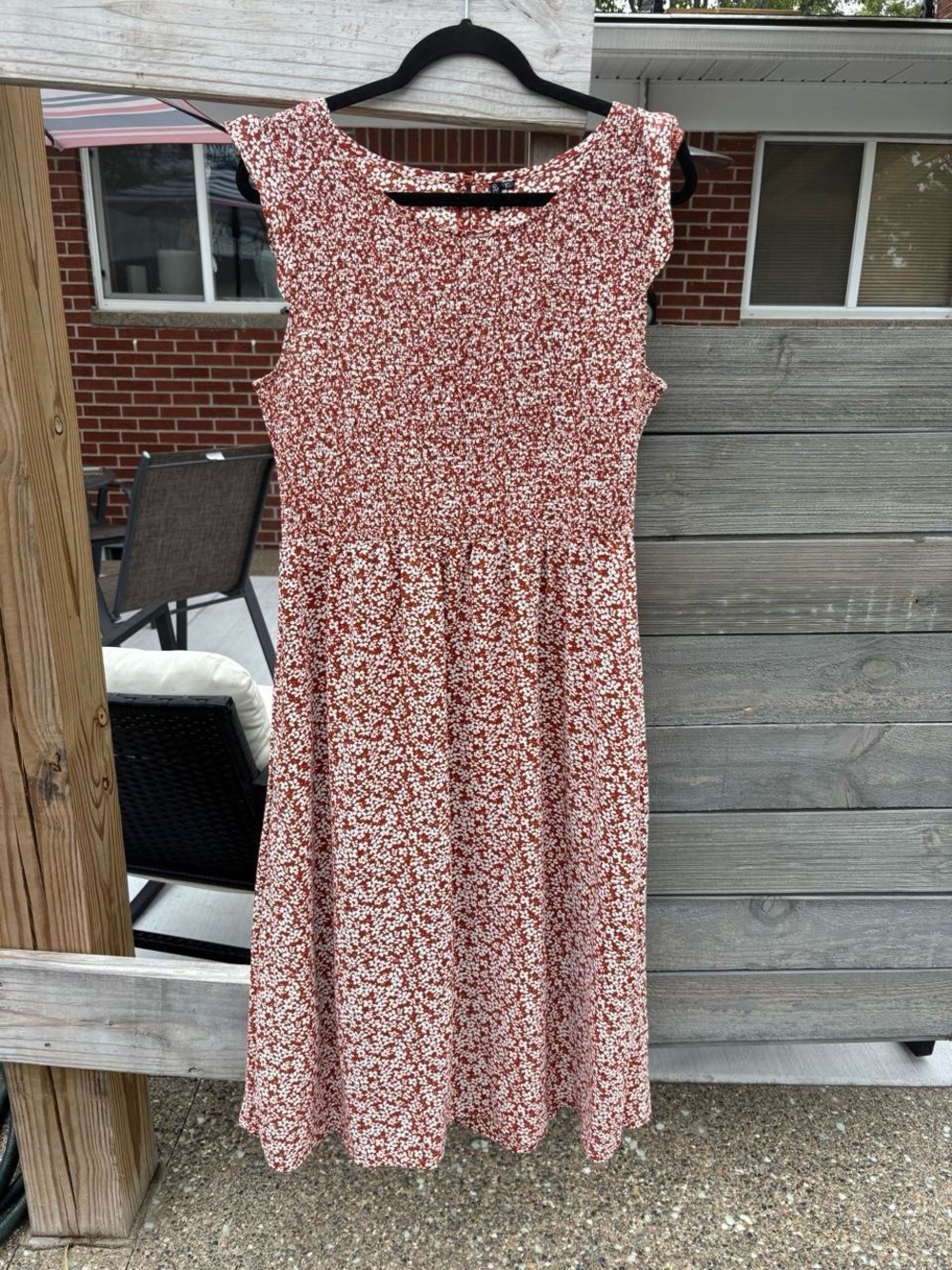 Sleeveless Floral Midi Dress in Rust and White